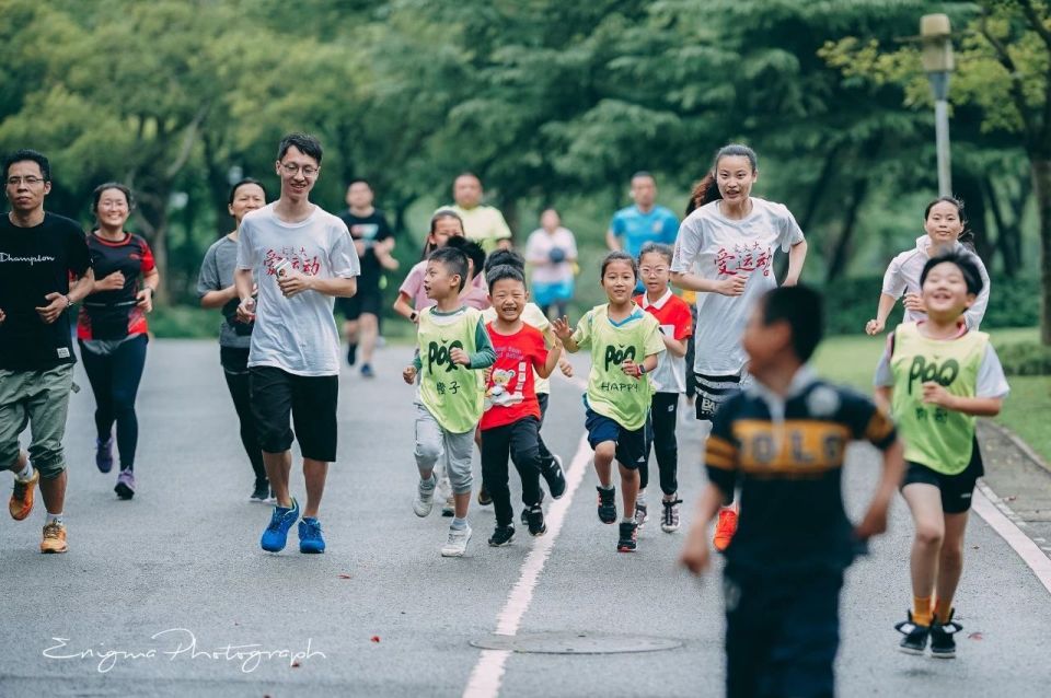 长坚持跑步, 驿站不仅硬